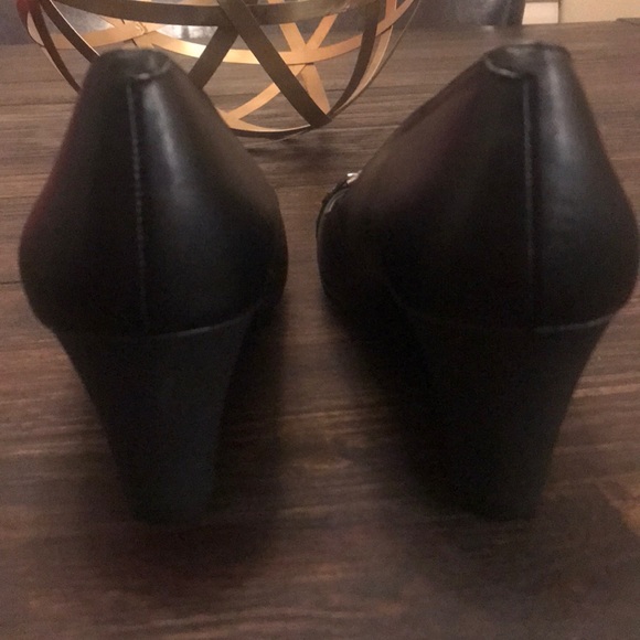 Chaps open-toe, black wedge pumps size 9.5 - Picture 4 of 8